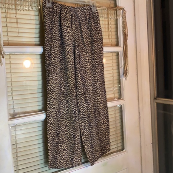 Fundamental Things Petite L Leopard Silky Soft Pants- 🤗 - Picture 5 of 5
